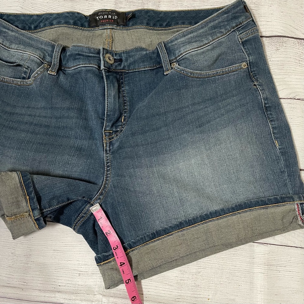 Torrid cuffed shorts - Picture 5 of 12
